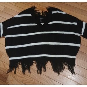 Rue 21 Crop Top Fringe V-neck sweater Black And White Stripe  Womens small